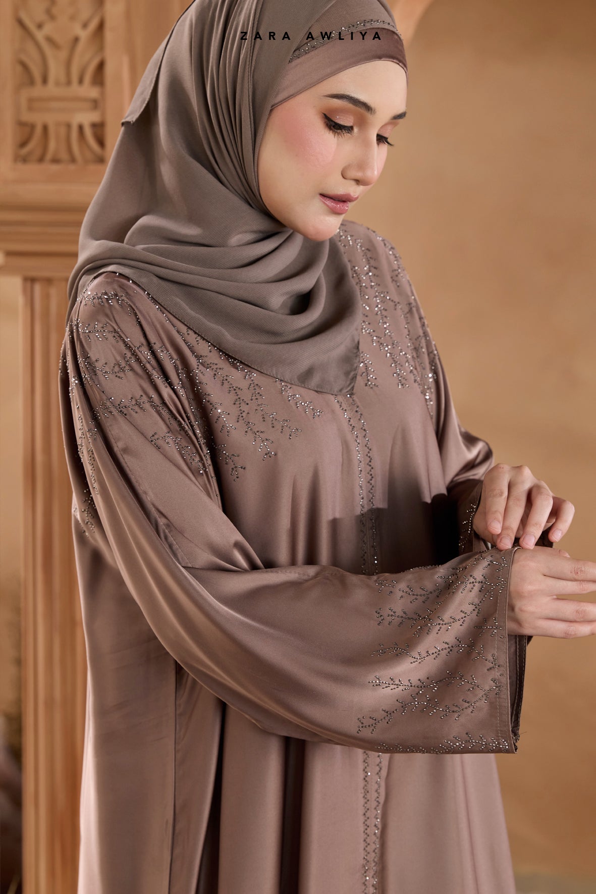 Luxury Dubai Abaya Ayana (Comes with Shawl)