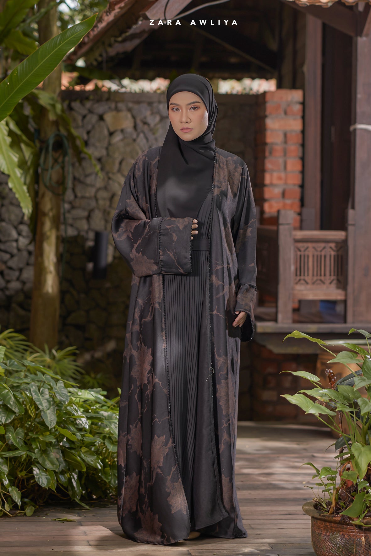 Luxury Dubai Abaya Eleena (Comes with Shawl)