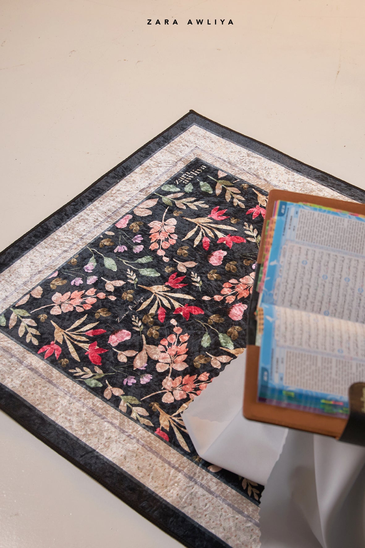 Sejadah Floral Aurelia (with Box)