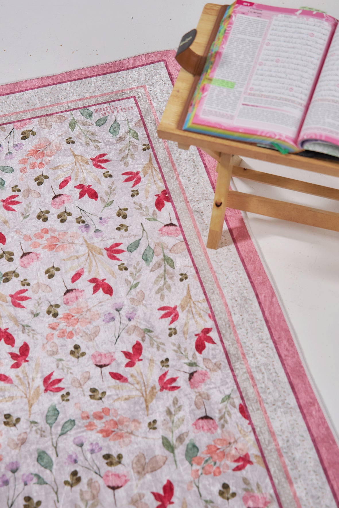 Sejadah Floral Aurelia (with Box)